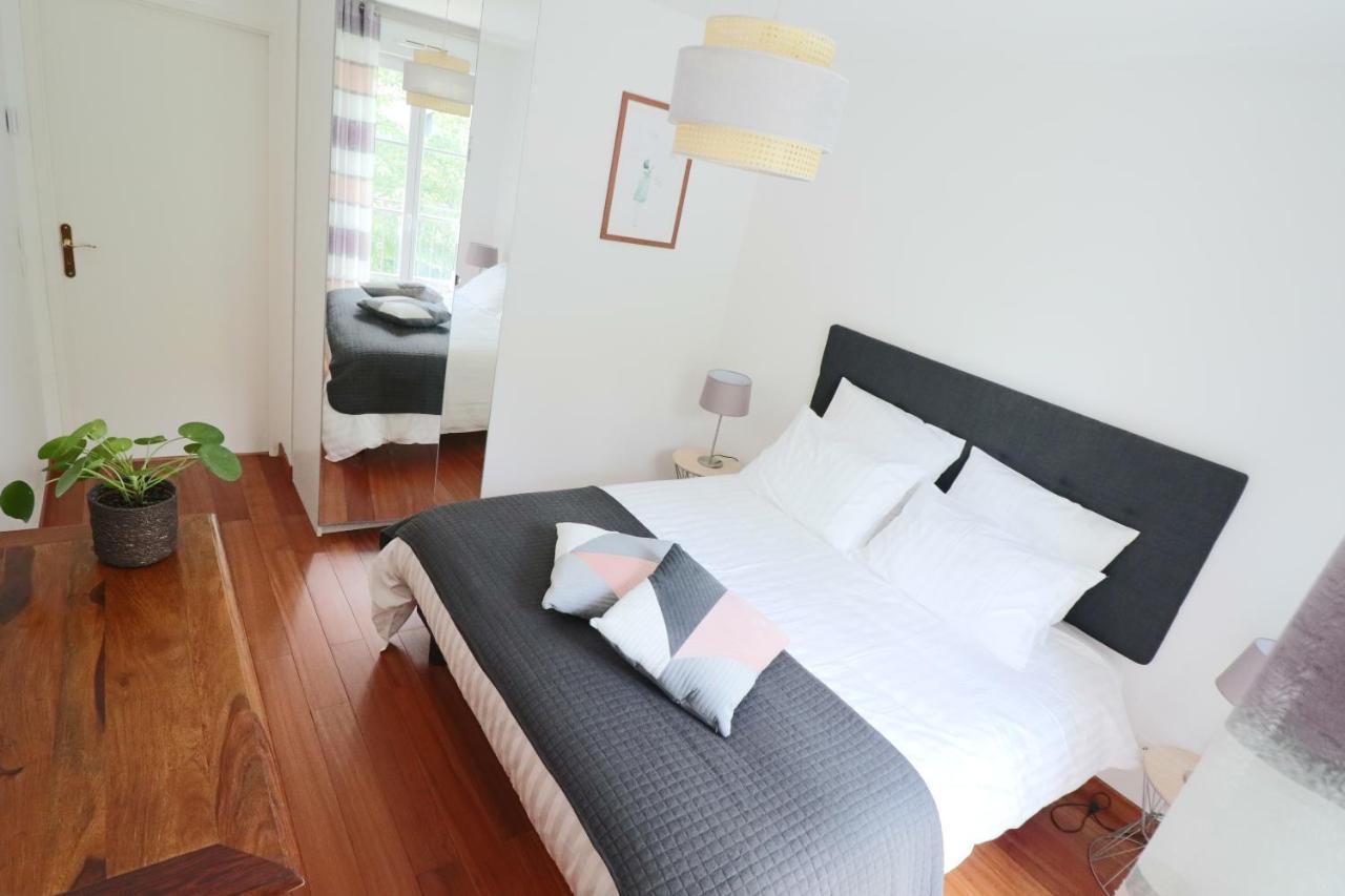 Family Stay - Steps From Disneyland Serris Ngoại thất bức ảnh